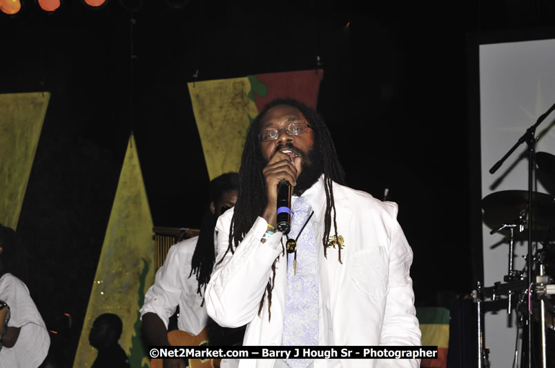  Tarrus Riley - Live in Concert - at the One Love Reggae Concert Series 09/10 @ Negril Escape Resort & Spa - Also Featuring: Mistic Bowie, Monday Justice, Cash, Dean Frazier - DJ Gemini - MC Oliver Cargill, Negril Escape Resort & Spa, One Love Drive, West End, Negril, Westmoreland, Jamaica W.I. - Tuesday, November 17, 2009 - Photographs by Net2Market.com - Barry J. Hough Sr, Photographer / Photojournalist - Photos taken with a Nikon D70, D100, or D300 - Negril Travel Guide, Negril Jamaica WI - http://www.negriltravelguide.com - info@negriltravelguide.com...!