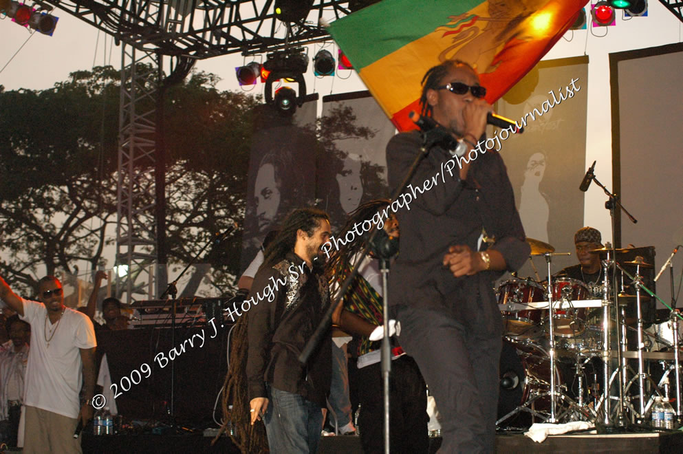 Damian 'Jr. Gong' Marley & NAS @ Reggae Sumfest 2009 - International Night 2 - Reggae Sumfest 2009,Catherine Hall, Montego Bay, St. James, Jamaica W.I. - Saturday, July 25, 2009 - Reggae Sumfest 2009, July 19 - 25, 2009 - Photographs by Net2Market.com - Barry J. Hough Sr. Photojournalist/Photograper - Photographs taken with a Nikon D70, D100, or D300 - Negril Travel Guide, Negril Jamaica WI - http://www.negriltravelguide.com - info@negriltravelguide.com...!