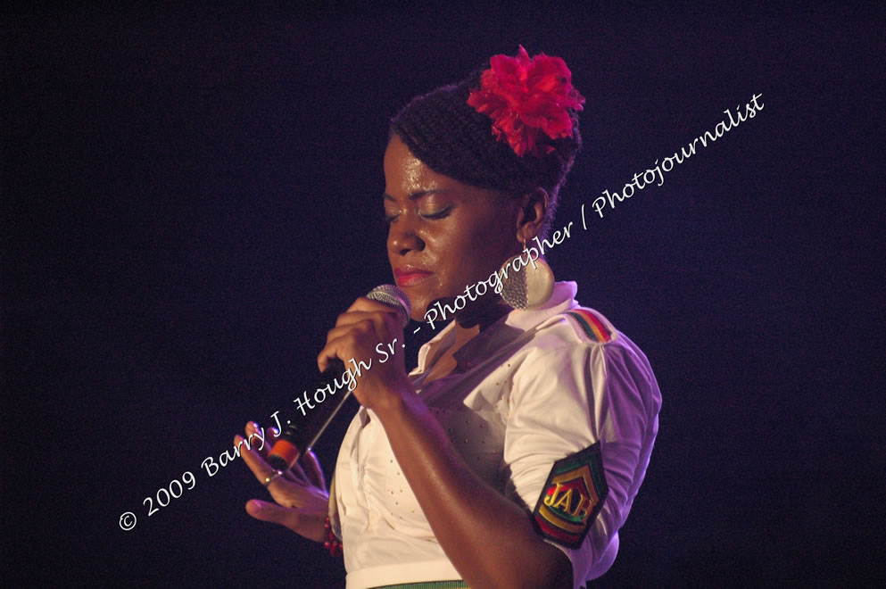 Etana @ Reggae Sumfest 2009 - International Night 2 - Reggae Sumfest 2009,Catherine Hall, Montego Bay, St. James, Jamaica W.I. - Saturday, July 25, 2009 - Reggae Sumfest 2009, July 19 - 25, 2009 - Photographs by Net2Market.com - Barry J. Hough Sr. Photojournalist/Photograper - Photographs taken with a Nikon D70, D100, or D300 - Negril Travel Guide, Negril Jamaica WI - http://www.negriltravelguide.com - info@negriltravelguide.com...!