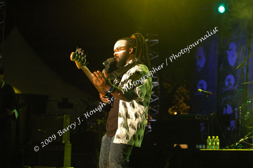 Rhaatid @ Reggae Sumfest 2009 - International Night 2 - Reggae Sumfest 2009,Catherine Hall, Montego Bay, St. James, Jamaica W.I. - Saturday, July 25, 2009 - Reggae Sumfest 2009, July 19 - 25, 2009 - Photographs by Net2Market.com - Barry J. Hough Sr. Photojournalist/Photograper - Photographs taken with a Nikon D70, D100, or D300 - Negril Travel Guide, Negril Jamaica WI - http://www.negriltravelguide.com - info@negriltravelguide.com...!