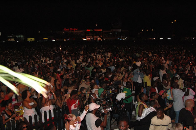 Elephant Man - Red Stripe Reggae Sumfest 2006 - Stormfront - The Blazing Dance Hall Night - Thursday, July 20, 2006 - Catherine Hall Venue - Montego Bay, Jamaica - Negril Travel Guide, Negril Jamaica WI - http://www.negriltravelguide.com - info@negriltravelguide.com...!