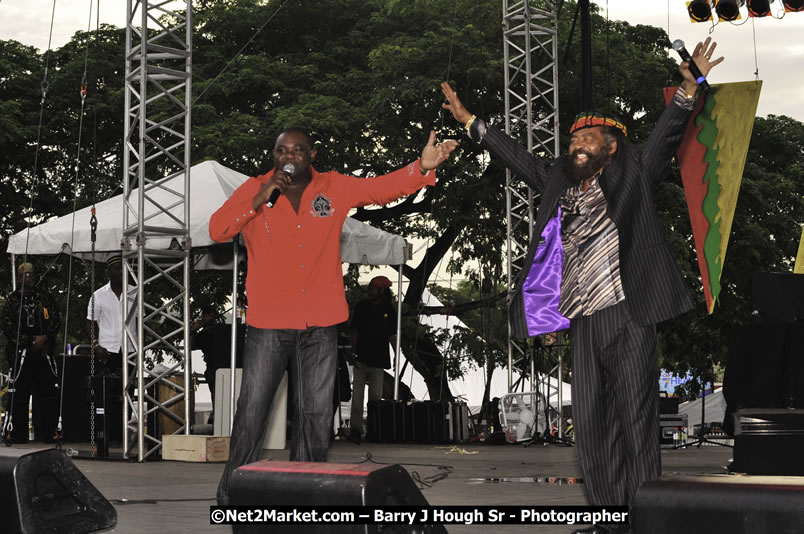 John Holt @ Reggae Sumfest 2008 International Night 2, Catherine Hall, Montego Bay - Saturday, July 19, 2008 - Reggae Sumfest 2008 July 13 - July 19, 2008 - Photographs by Net2Market.com - Barry J. Hough Sr. Photojournalist/Photograper - Photographs taken with a Nikon D300 - Negril Travel Guide, Negril Jamaica WI - http://www.negriltravelguide.com - info@negriltravelguide.com...!