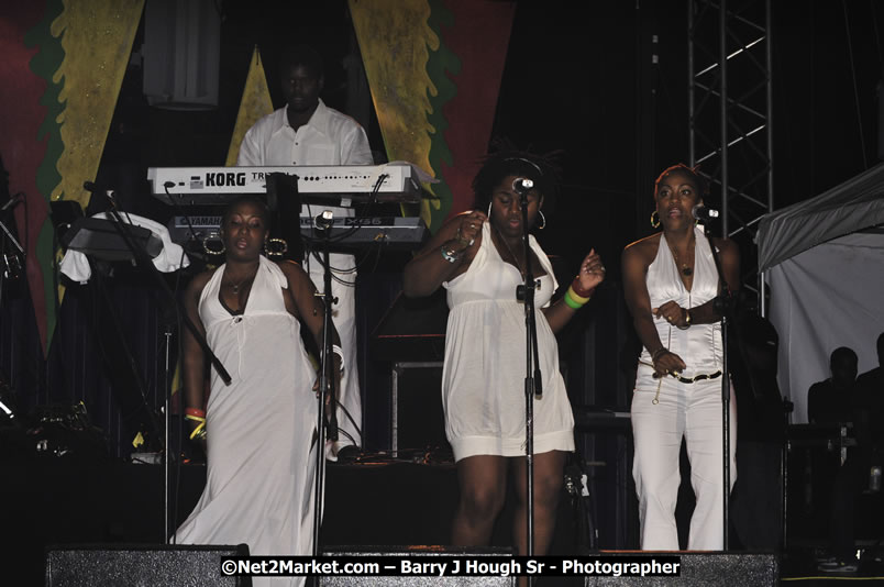 Tarrus Riley @ Reggae Sumfest 2008 International Night 2, Catherine Hall, Montego Bay - Saturday, July 19, 2008 - Reggae Sumfest 2008 July 13 - July 19, 2008 - Photographs by Net2Market.com - Barry J. Hough Sr. Photojournalist/Photograper - Photographs taken with a Nikon D300 - Negril Travel Guide, Negril Jamaica WI - http://www.negriltravelguide.com - info@negriltravelguide.com...!