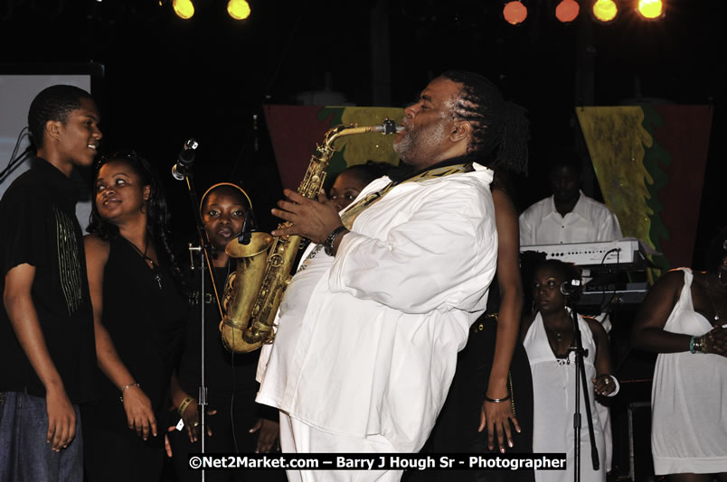 Tarrus Riley @ Reggae Sumfest 2008 International Night 2, Catherine Hall, Montego Bay - Saturday, July 19, 2008 - Reggae Sumfest 2008 July 13 - July 19, 2008 - Photographs by Net2Market.com - Barry J. Hough Sr. Photojournalist/Photograper - Photographs taken with a Nikon D300 - Negril Travel Guide, Negril Jamaica WI - http://www.negriltravelguide.com - info@negriltravelguide.com...!