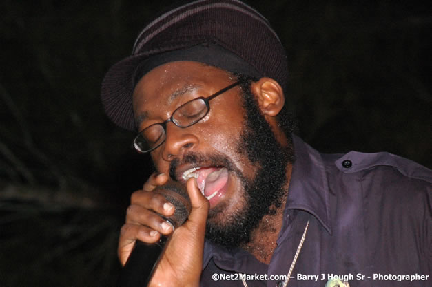 Tarrus Riley, Jimmy Riley, and Dwayne Stephensen - Money Cologne Promotions in association with "British Link Up" presents Summer Jam featuring She's Royal Tarrus Riley & Jimmy Riley - Plus Ras Slick, Sham Dawg, and Whiskey Bagio @ Roots Bamboo, Norman Manley Boulevard, Negril, Jamaica W.I. - Backed up Dean Fraser & The Hurricanne Band - MC Barry G and Rev. BB - July 25, 2007 - Negril Travel Guide.com, Negril Jamaica WI - http://www.negriltravelguide.com - info@negriltravelguide.com...!