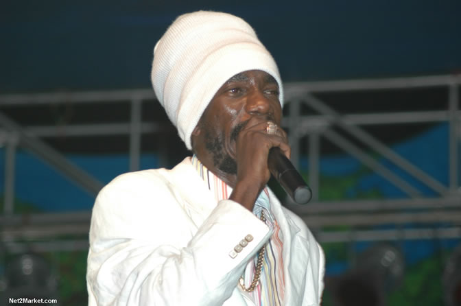 Sizzla - Spring Break 2005 -  6th Anniversary - All Day - All Night - Photo Gallery - Sunday, March 13th - Long Bay Beach, Negril Jamaica - Negril Travel Guide, Negril Jamaica WI - http://www.negriltravelguide.com - info@negriltravelguide.com...!