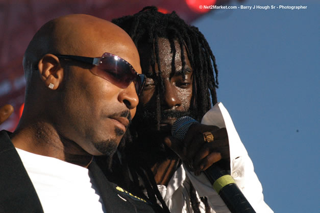 Buju Banton - Red Stripe Reggae Sumfest 2006 - The Summit - Jamaica's Greatest, The World's Best - Saturday, July 22, 2006 - Montego Bay, Jamaica - Negril Travel Guide, Negril Jamaica WI - http://www.negriltravelguide.com - info@negriltravelguide.com...!