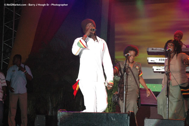 Richie Spice - Ignition - The Internation Fire Blazes - Friday, July 21, 2006 - Montego Bay, Jamaica - Negril Travel Guide, Negril Jamaica WI - http://www.negriltravelguide.com - info@negriltravelguide.com...!