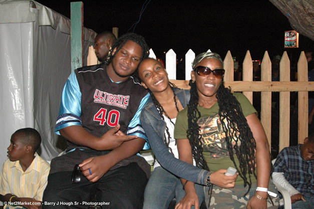 Venue - Audience at Red Stripe Reggae Sumfest 2006 - The Summit - Jamaica's Greatest, The World's Best - Saturday, July 22, 2006 - Montego Bay, Jamaica - Negril Travel Guide, Negril Jamaica WI - http://www.negriltravelguide.com - info@negriltravelguide.com...!