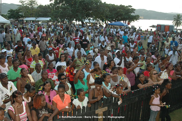 The Ministry of Toursim & The Jamaica Tourist Board present Tourism Awareness Concert in Commemoration of the Start of the 07/08 Winter Tourist Season - Guest Performers: Third World, Tessane Chin, Etana, Assassin, One Third, Christopher Martin, Gumption Band - Saturday, December 15, 2007 - Old Hospital Site, on the Hip Strip, Montego Bay, Jamaica W.I. - Photographs by Net2Market.com - Barry J. Hough Sr, Photographer - Negril Travel Guide, Negril Jamaica WI - http://www.negriltravelguide.com - info@negriltravelguide.com...!