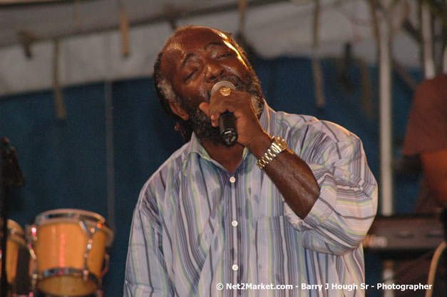 Freddie McGregor @ Western Consciousness 2007 - Presented by King of Kings Productons - Saturday, April 28, 2007 - Llandilo Cultural Centre, Savanna-La-Mar, Westmoreland, Jamaica W.I. - Negril Travel Guide, Negril Jamaica WI - http://www.negriltravelguide.com - info@negriltravelguide.com...!