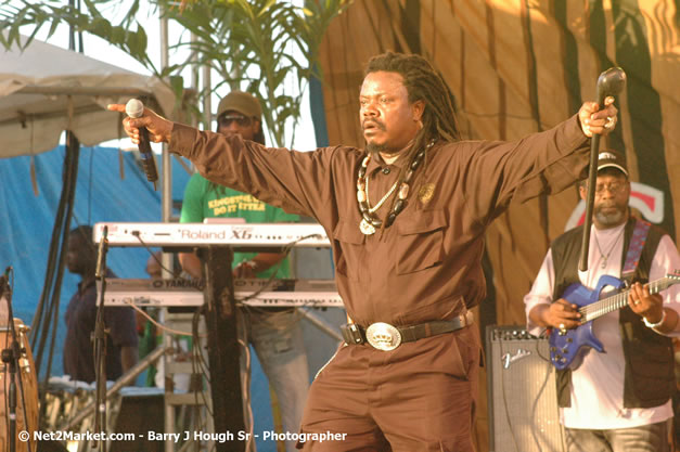 Luciano @ Western Consciousness 2007 - Presented by King of Kings Productons - Saturday, April 28, 2007 - Llandilo Cultural Centre, Savanna-La-Mar, Westmoreland, Jamaica W.I. - Negril Travel Guide, Negril Jamaica WI - http://www.negriltravelguide.com - info@negriltravelguide.com...!