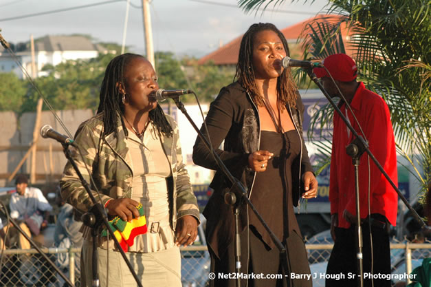 Luciano @ Western Consciousness 2007 - Presented by King of Kings Productons - Saturday, April 28, 2007 - Llandilo Cultural Centre, Savanna-La-Mar, Westmoreland, Jamaica W.I. - Negril Travel Guide, Negril Jamaica WI - http://www.negriltravelguide.com - info@negriltravelguide.com...!