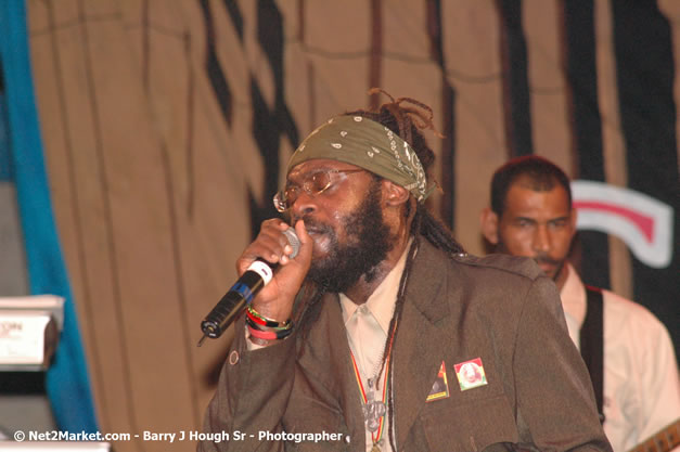 Tarrus Riley @ Western Consciousness 2007 - Presented by King of Kings Productons - Saturday, April 28, 2007 - Llandilo Cultural Centre, Savanna-La-Mar, Westmoreland, Jamaica W.I. - Negril Travel Guide, Negril Jamaica WI - http://www.negriltravelguide.com - info@negriltravelguide.com...!