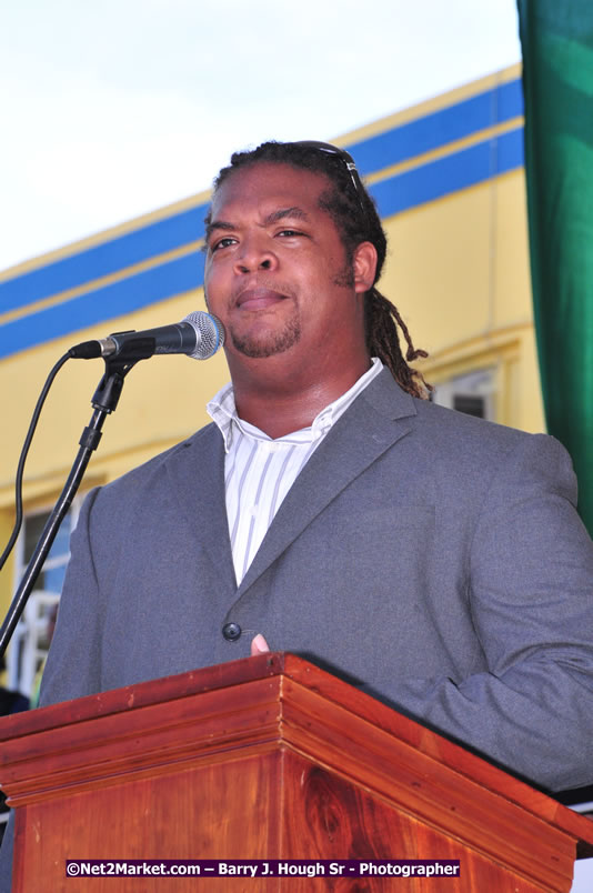 The City of Montego Bay Welcomes Our 2008 Olympians - Western Motorcade - Civic Ceremony - A Salute To Our Beijing Heros - Sam Sharpe Square, Montego Bay, Jamaica - Tuesday, October 7, 2008 - Photographs by Net2Market.com - Barry J. Hough Sr. Photojournalist/Photograper - Photographs taken with a Nikon D300 - Negril Travel Guide, Negril Jamaica WI - http://www.negriltravelguide.com - info@negriltravelguide.com...!